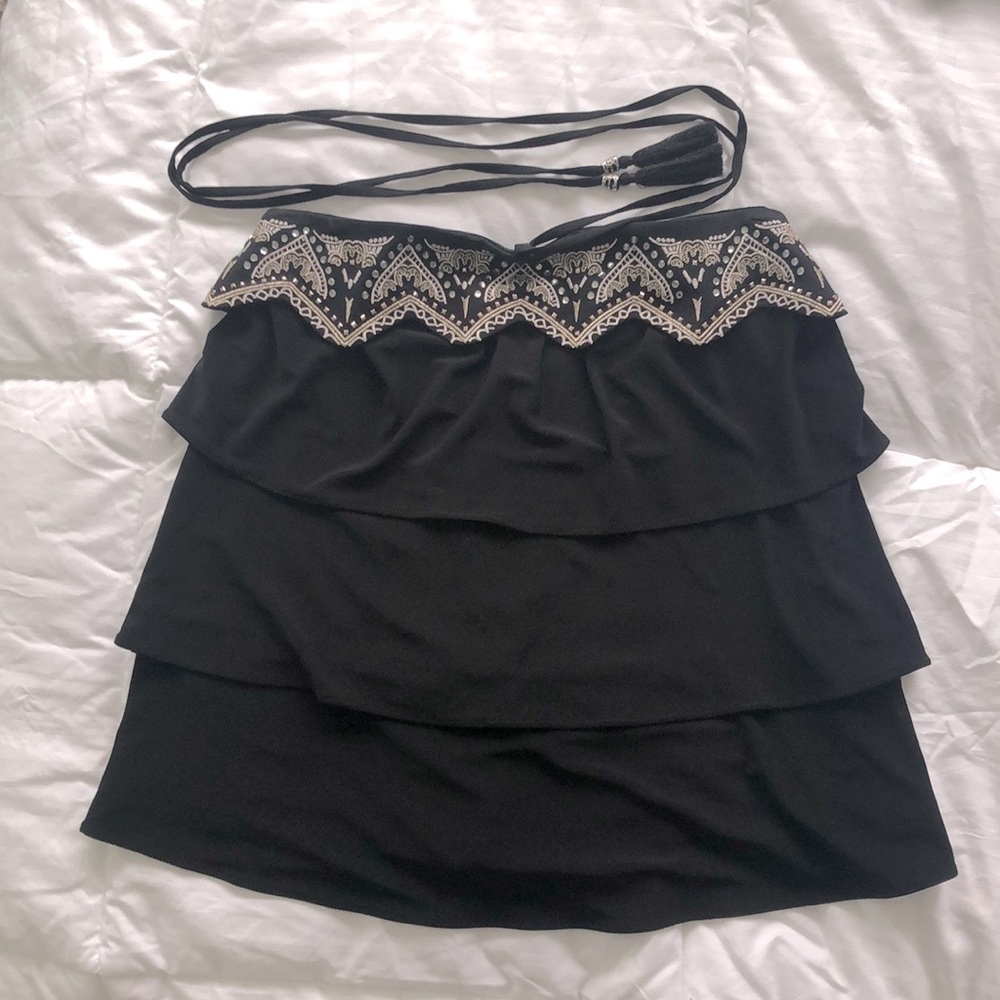 White House Black Market Black and Gold Ruffle Tank